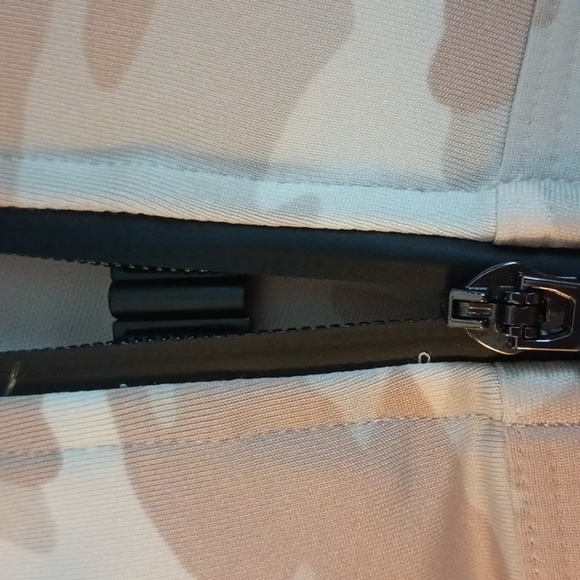 Victoria Secret PINK Active Ultimate High Impact Zip Front Sports Bra Medium DD - Picture 12 of 12